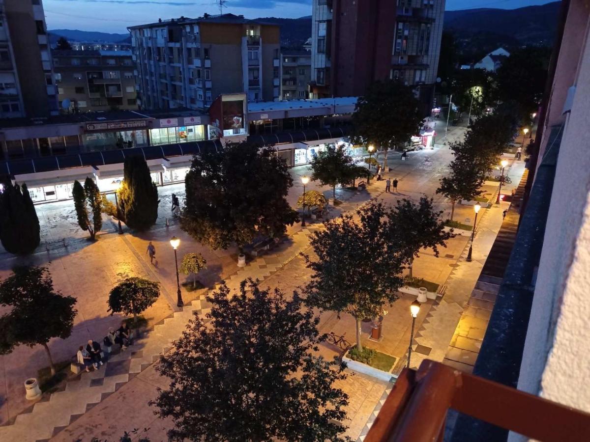 Red Square Apartment Pirot Buitenkant foto