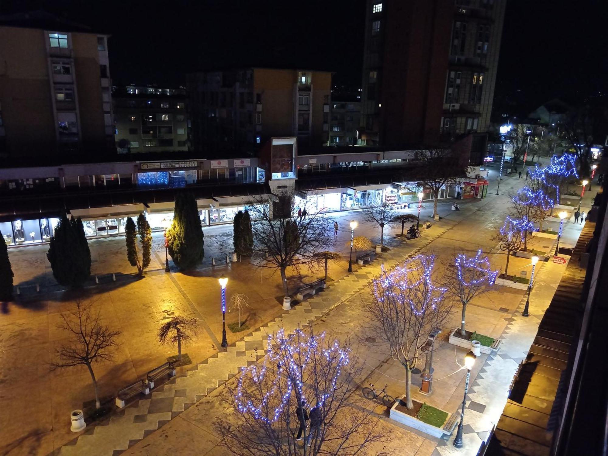 Red Square Apartment Pirot Buitenkant foto