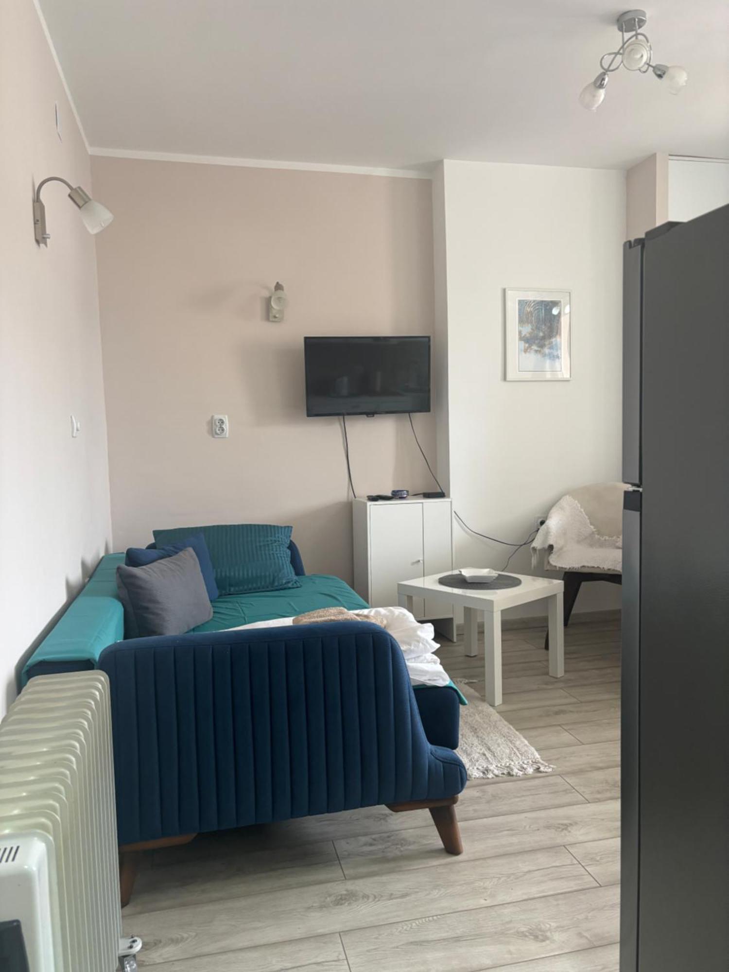 Red Square Apartment Pirot Buitenkant foto
